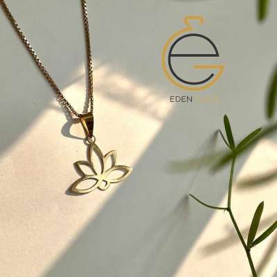 گردنبند گل نیلوفر ابی طلا ۱۸ عیار