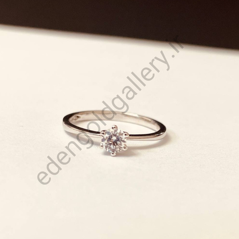 انگشتر طلا تک نگین سفید